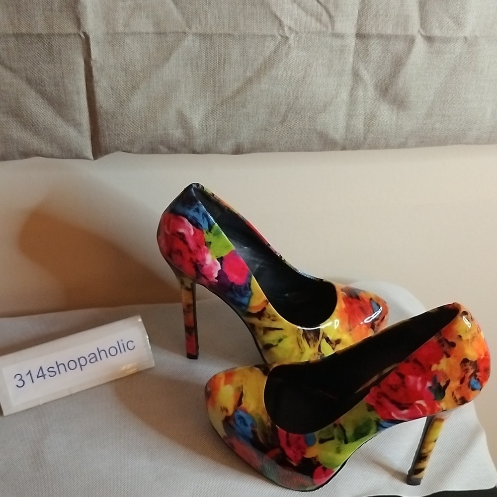Womens Multicolor Floral Print Heels